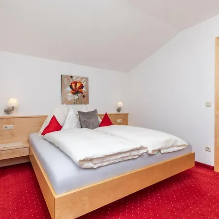 Eva アパート フラッハウ