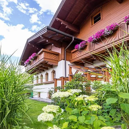 Eva * フラッハウ