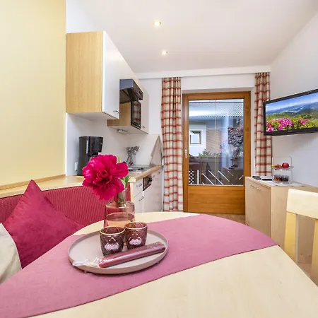 Eva * フラッハウ