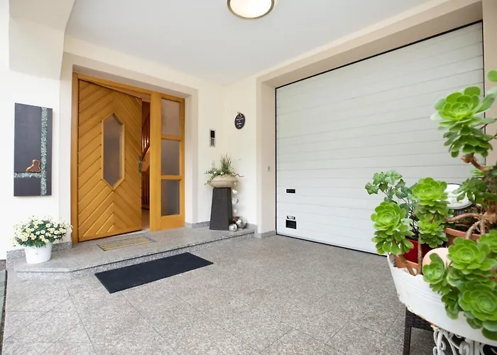 Апартаменти Eva Флахау